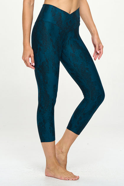 Kate - Abstract Snake Shade - Cross Over - Capri Legging (High-Waist)