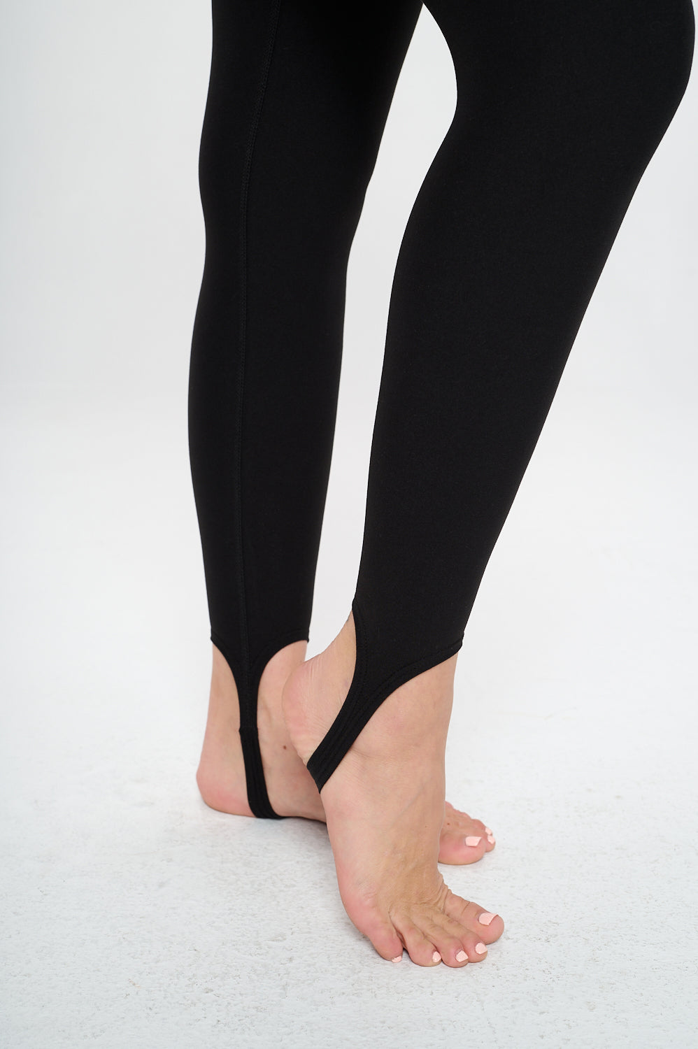 Chiara - Black Stirrup 7/8 Legging (High-Waist)