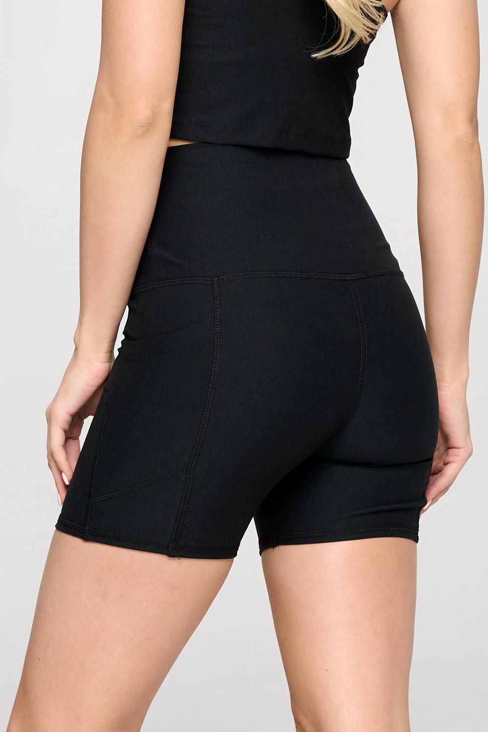 Mia Shorts - Black w Pockets 5" (HIGH-WAIST SLIM COLLECTION) SIZE UP - LIMITED EDITION -